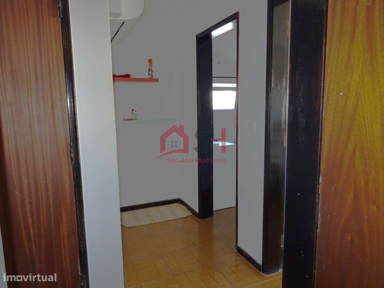 *Prédio com 2 Apartamentos + Loja + Arrecadação – Santa Cruz*-40