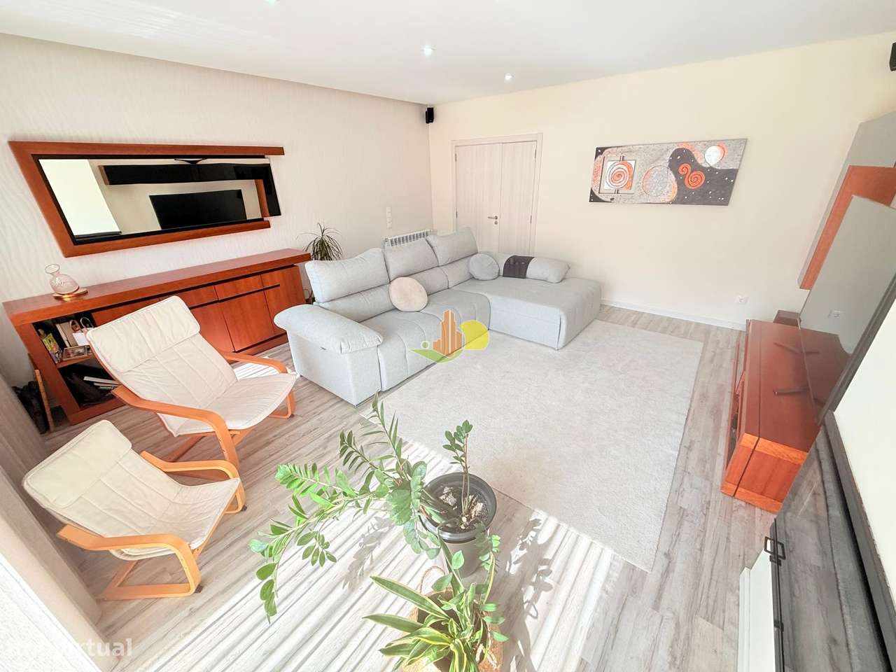 T4+1 Duplex com garagem dupla e terraço privativo-9