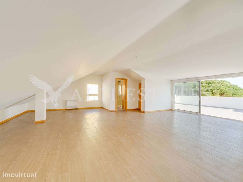 Apartamento Duplex T3 Virado a Sul com Vista Mar, Pronto a Estrear-26