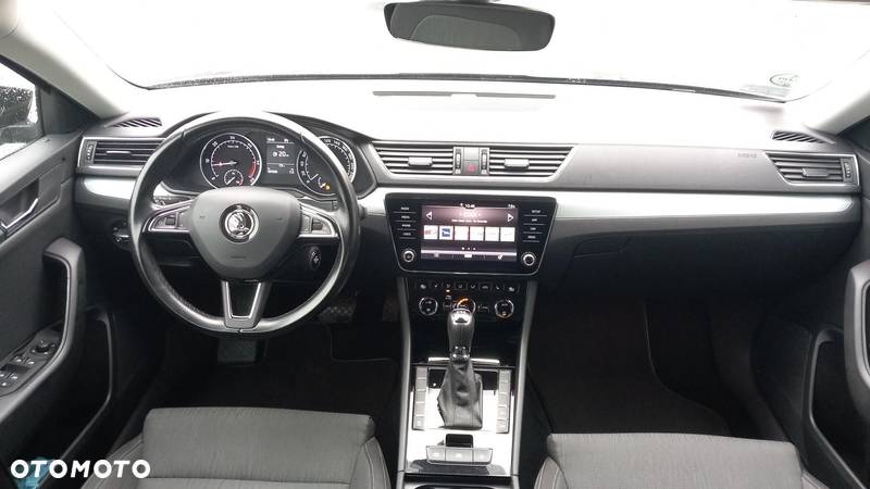 Skoda Superb 2.0 TDI Ambition DSG - 9