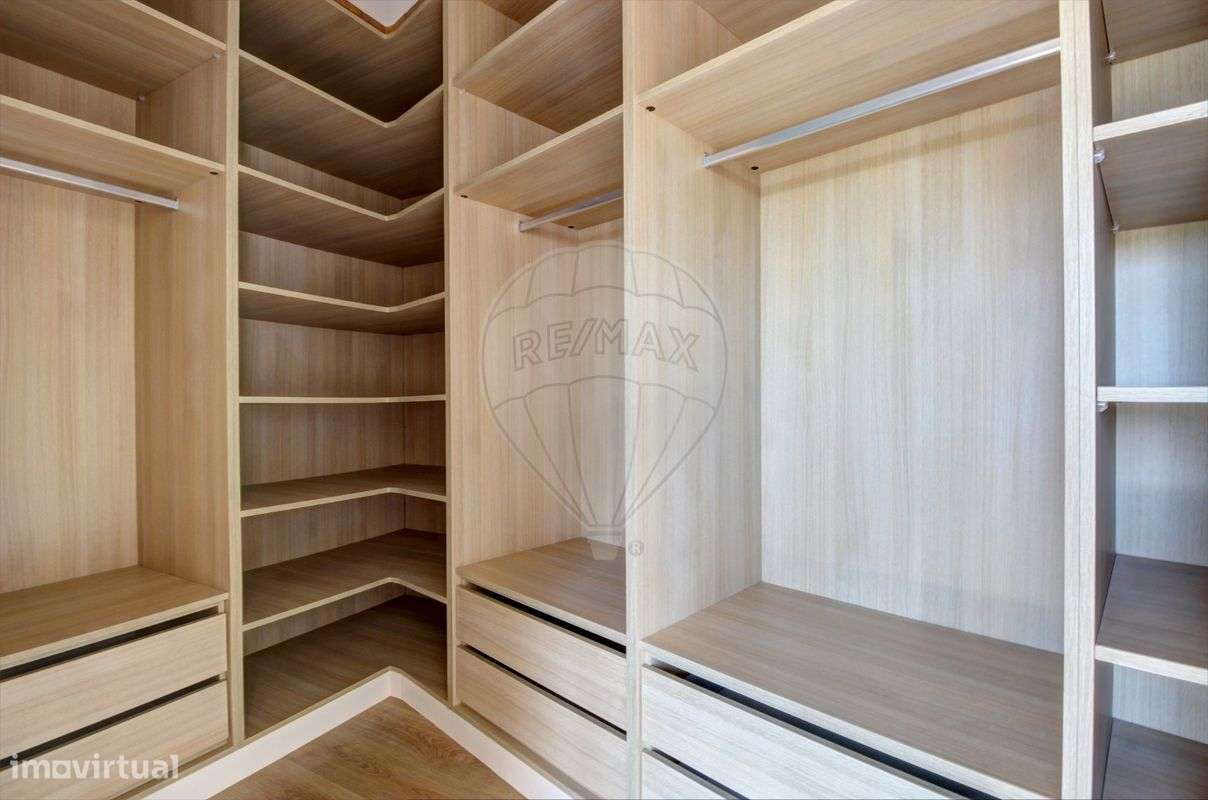 Moradia T4 para venda-26