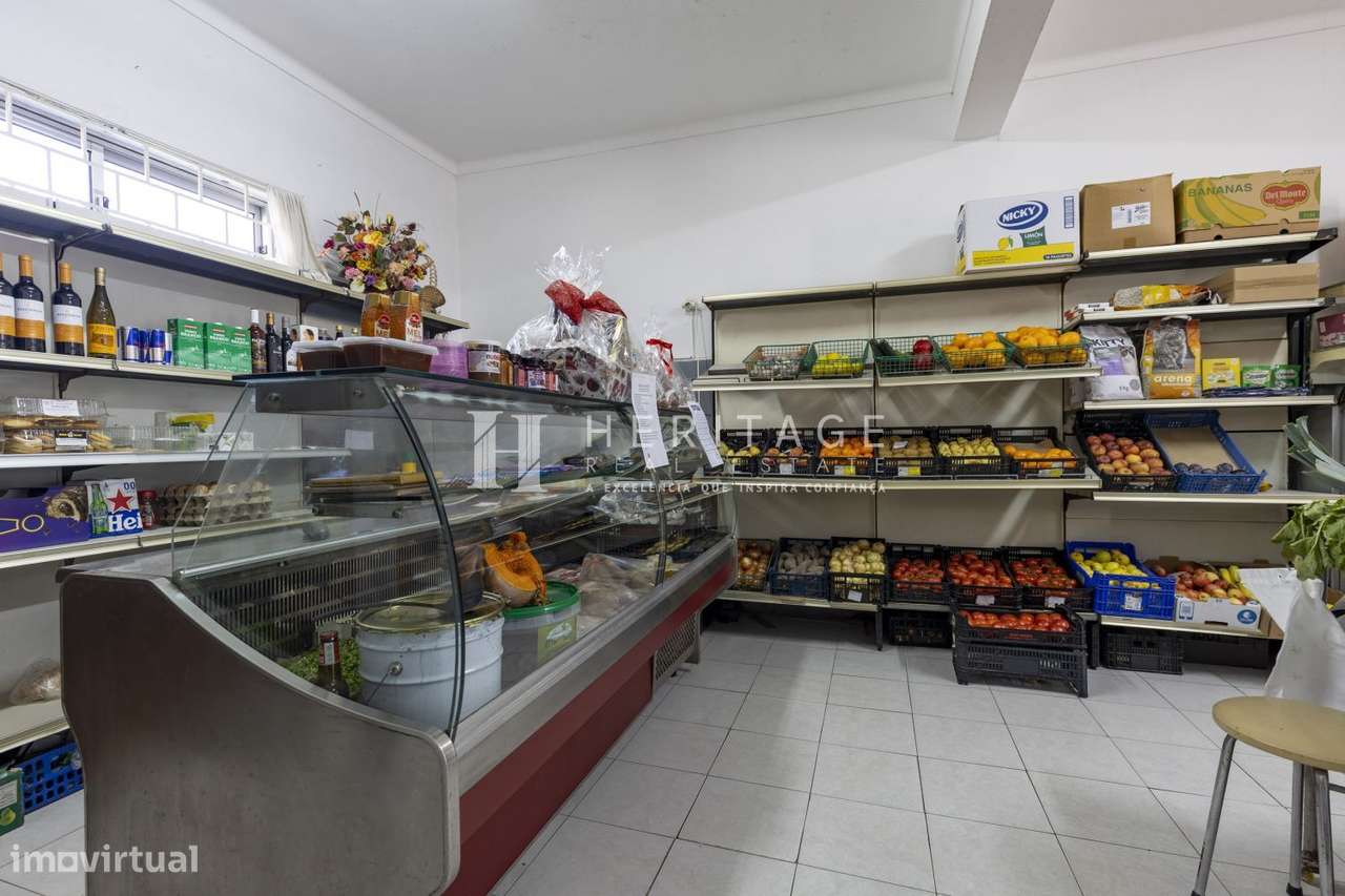 Oportunidade no Barreiro trespasse mercearia em funcionamento por 11.0-14