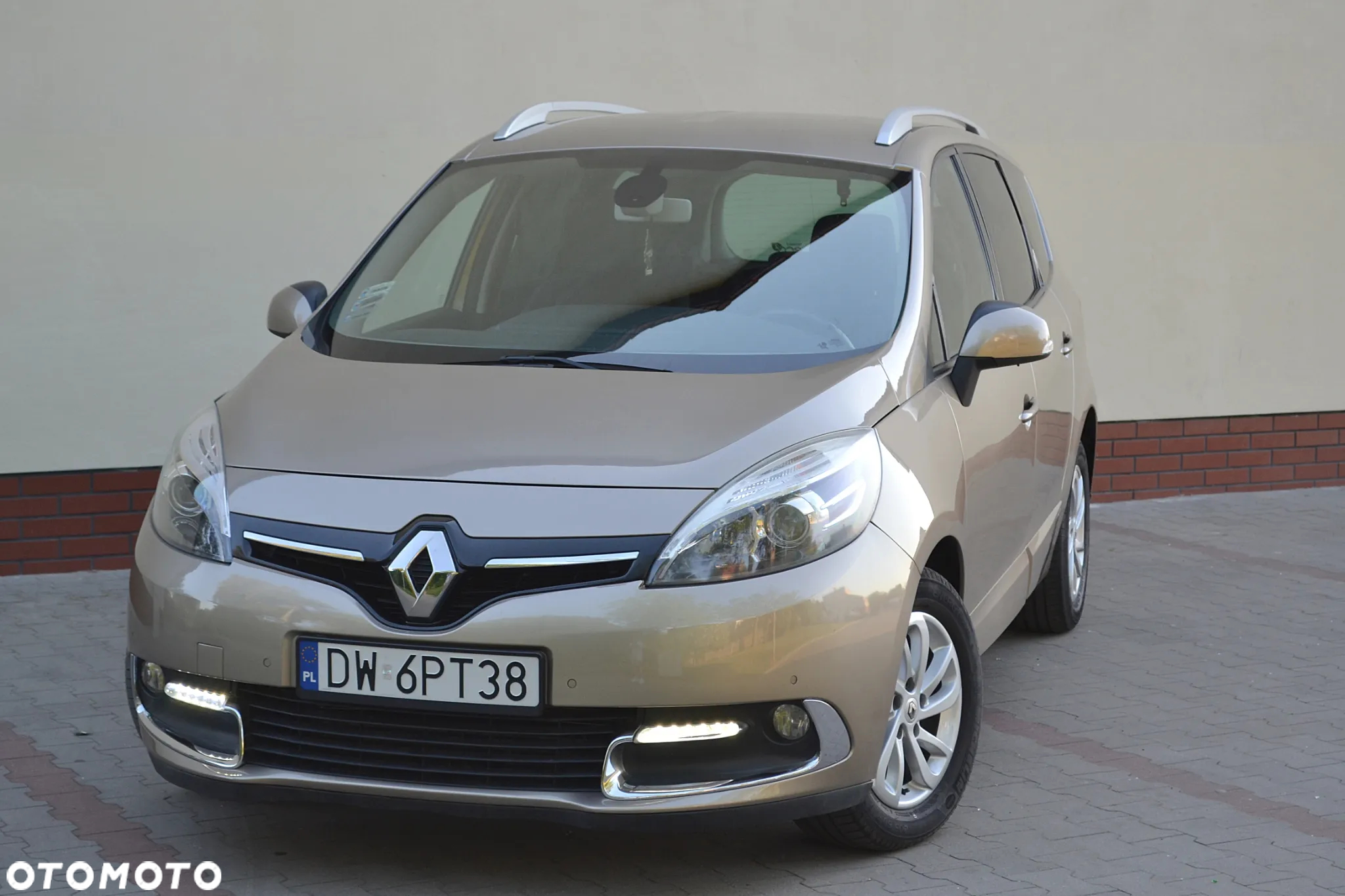 Renault Scenic 1.6 dCi Energy Intens - 6