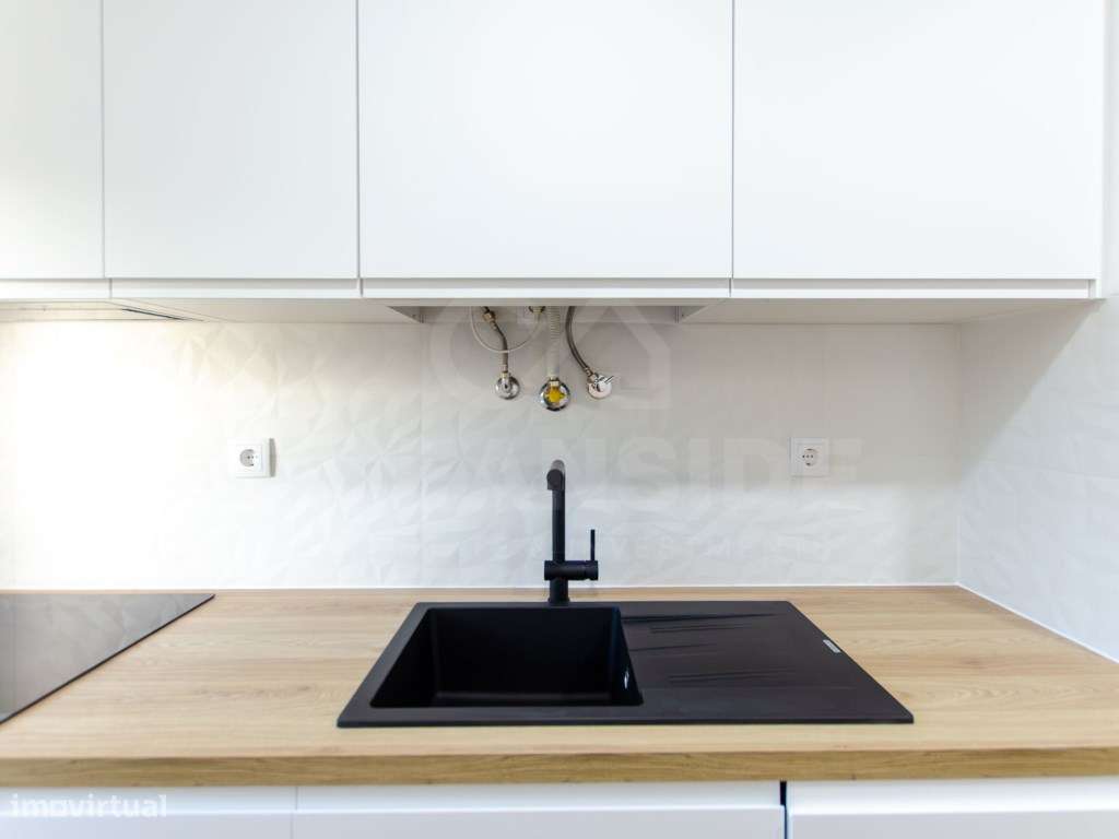 Apartamento T2 totalmente remodelado, com lareira e arrecadação-11