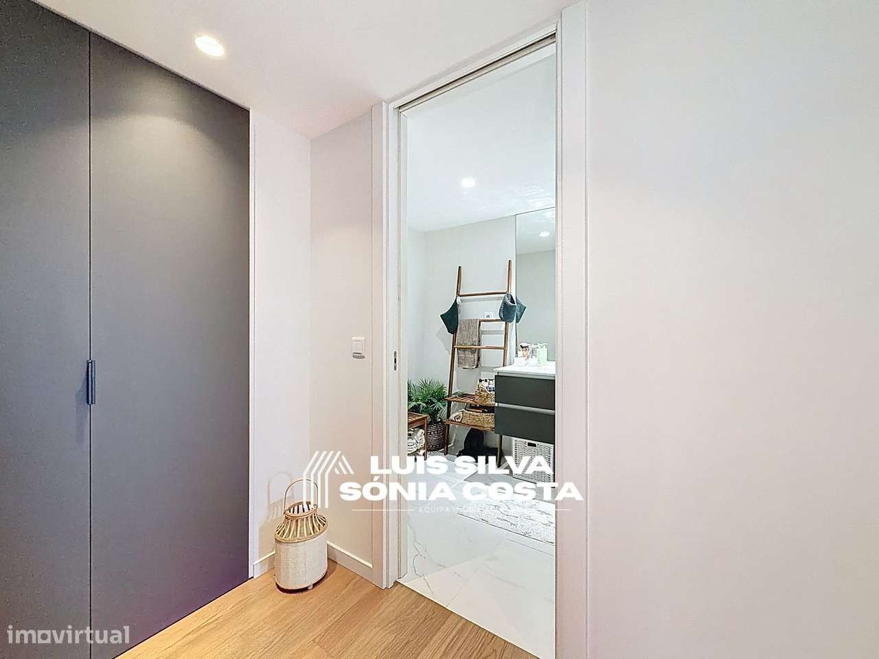 Apartamento T3 de Luxo com Terraço Panorâmico e Vista Rio Douro...-28