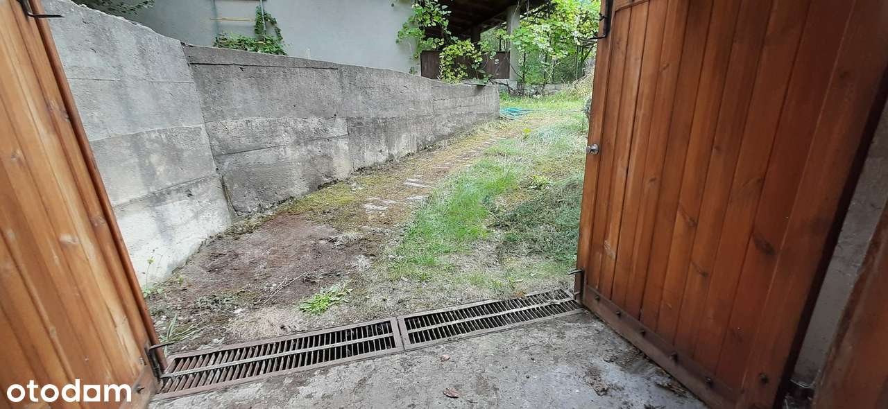 dom drewniany , z bali na działce 1423m-9