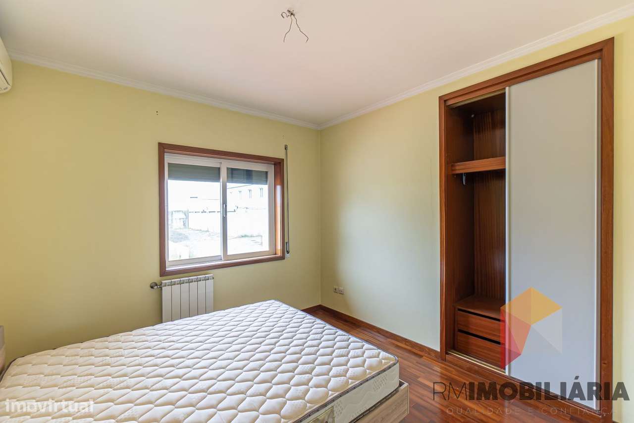 Moradia T4 em Fânzeres-25