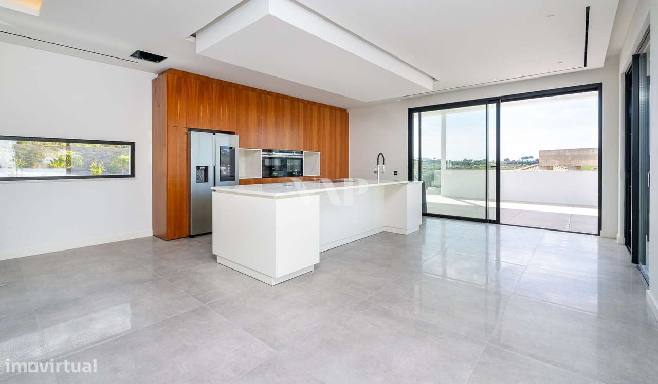Moradia V5 isolada com piscina e vista mar, para venda em Albufeira - Grande imagem: 4/43