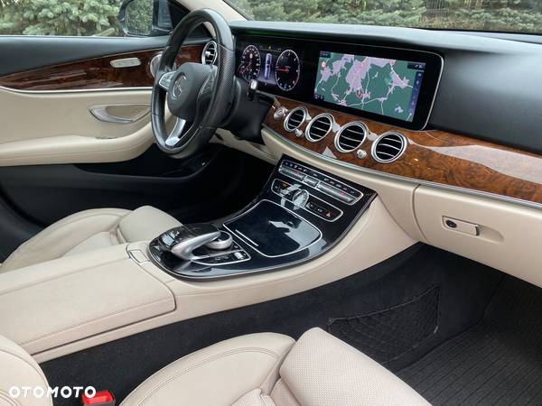 Mercedes-Benz Klasa E 220 d T 9G-TRONIC Exclusive - 2