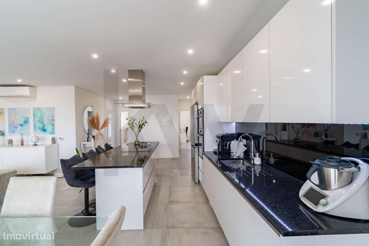 Exclusivo Apartamento T3 Contemporâneo de Alta Gama – Patacão, Faro-16