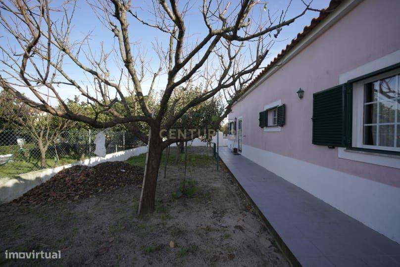 Espetacular Moradia em Setúbal com Jardim e Garagem-28