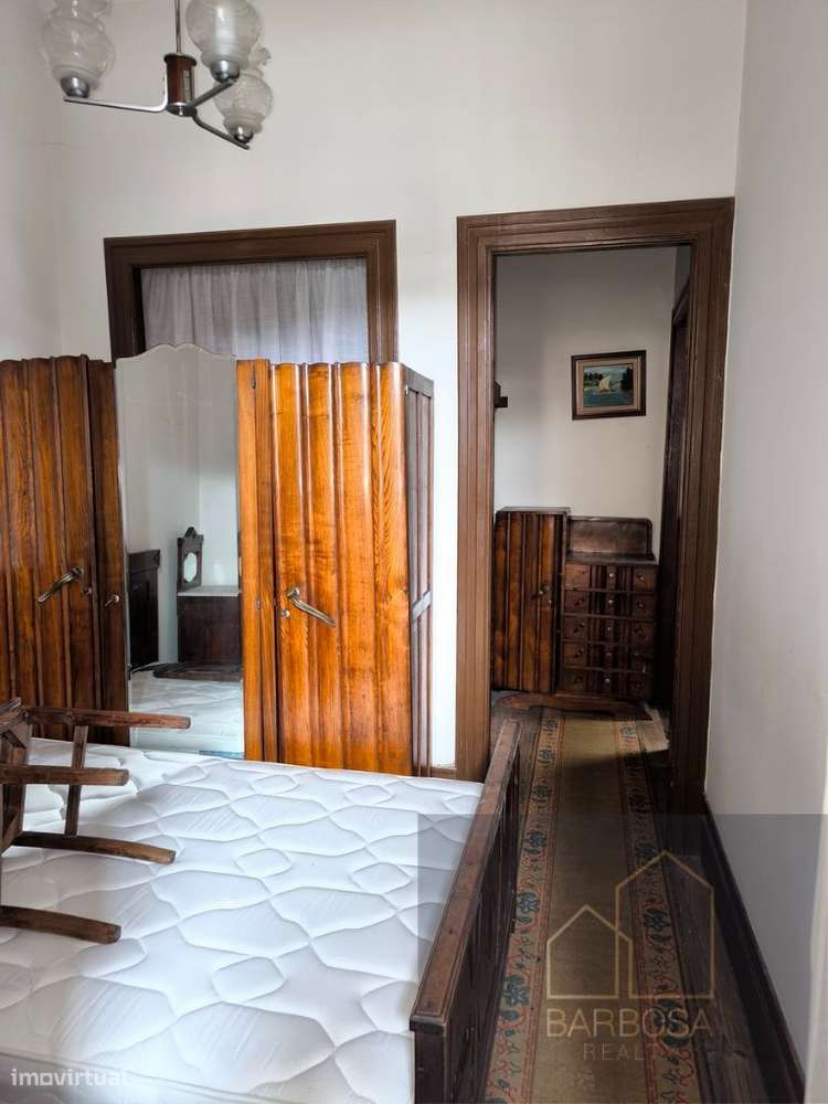 Moradia ANTAS - Av. F. Magalhaes - possivel prédio R/Ch+5! Zona ARU!-19