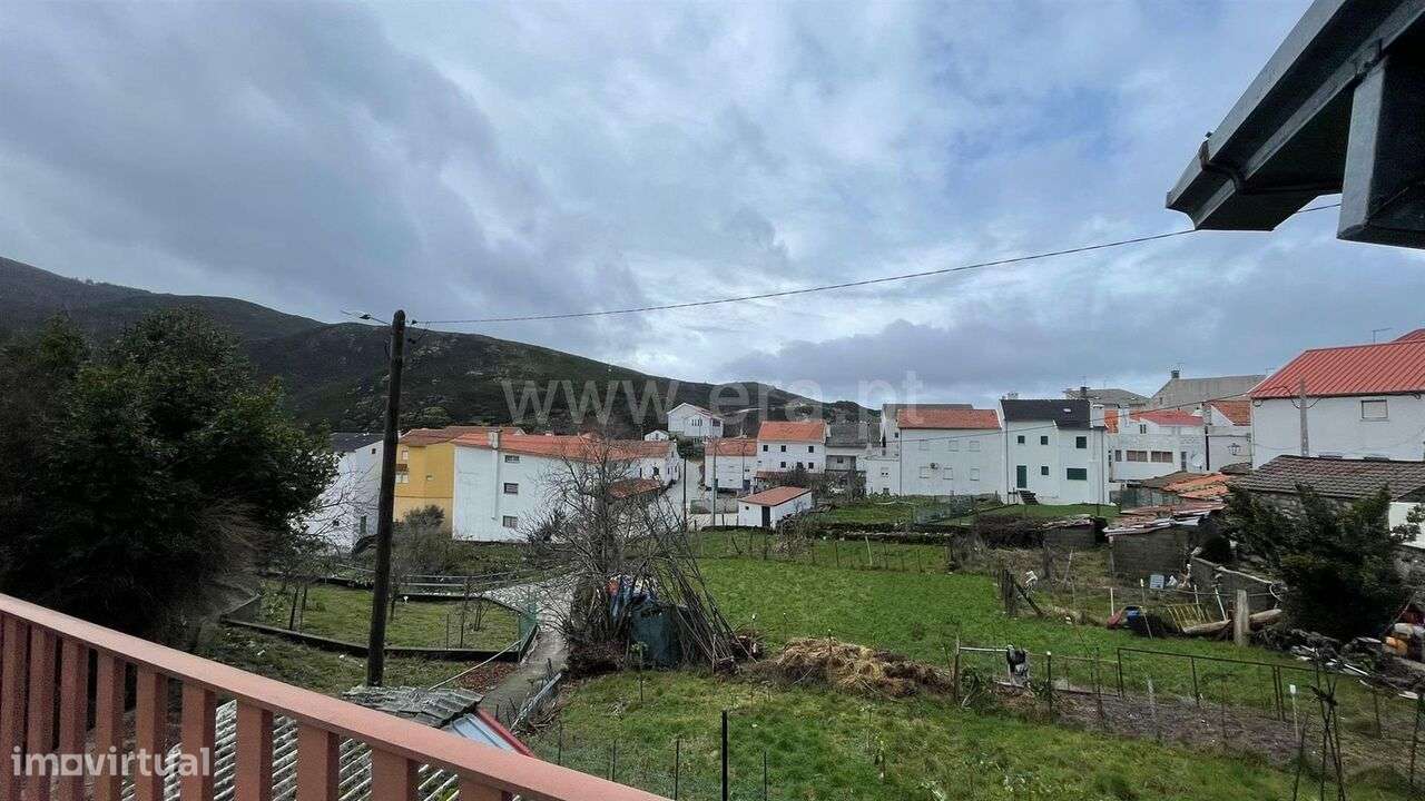 Moradia T6 / Seia, Sabugueiro
