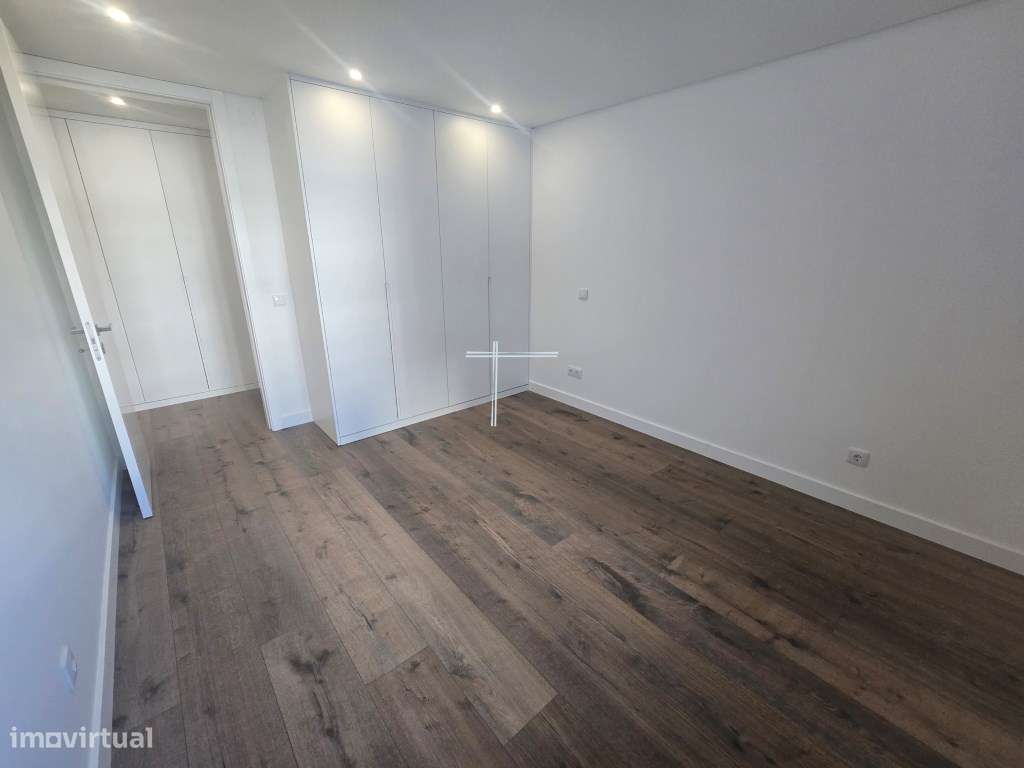 Apartamento T3, com varanda, arrecadação e parqueamento - Quinta do...-26