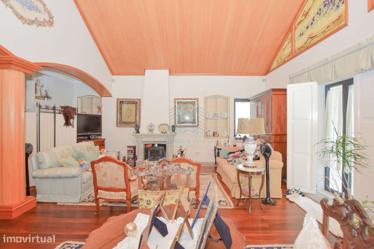 Moradia T3+2 com jardim e logradouro em Quinta da Silvã - Torres Novas-6