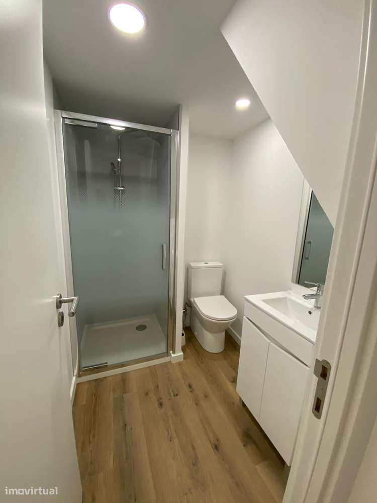 Excelente Prédio remodelado junto à Praça do Comercio-50