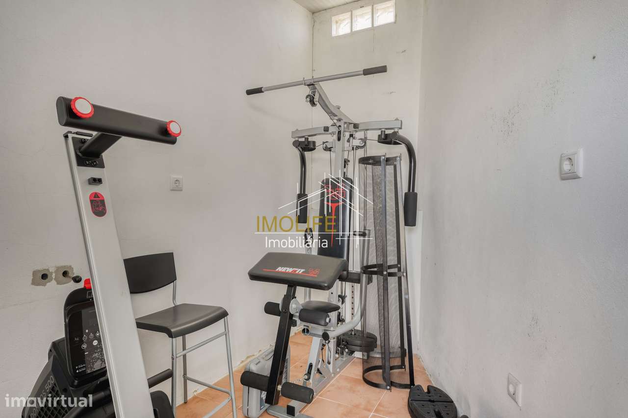 Moradia T4 com Piscina + Moradia T1 - Moita-33