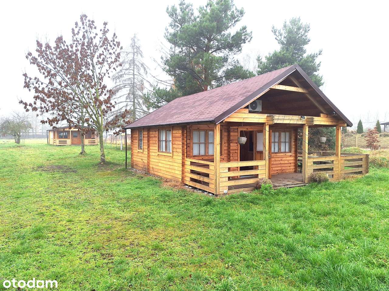 Działka z domkami letniskowymi nad jeziorem-1