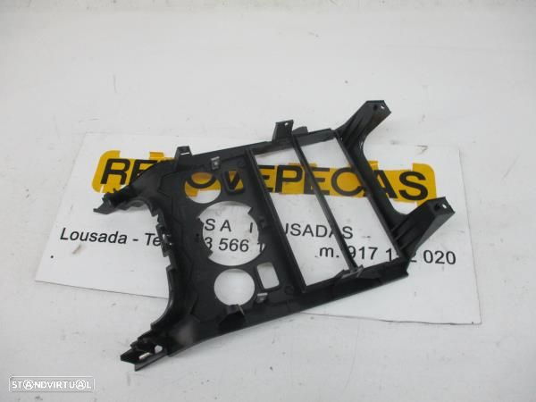 Moldura / Estrutura Consola Central / Rádio Peugeot 3008 Veículo Multi - 4