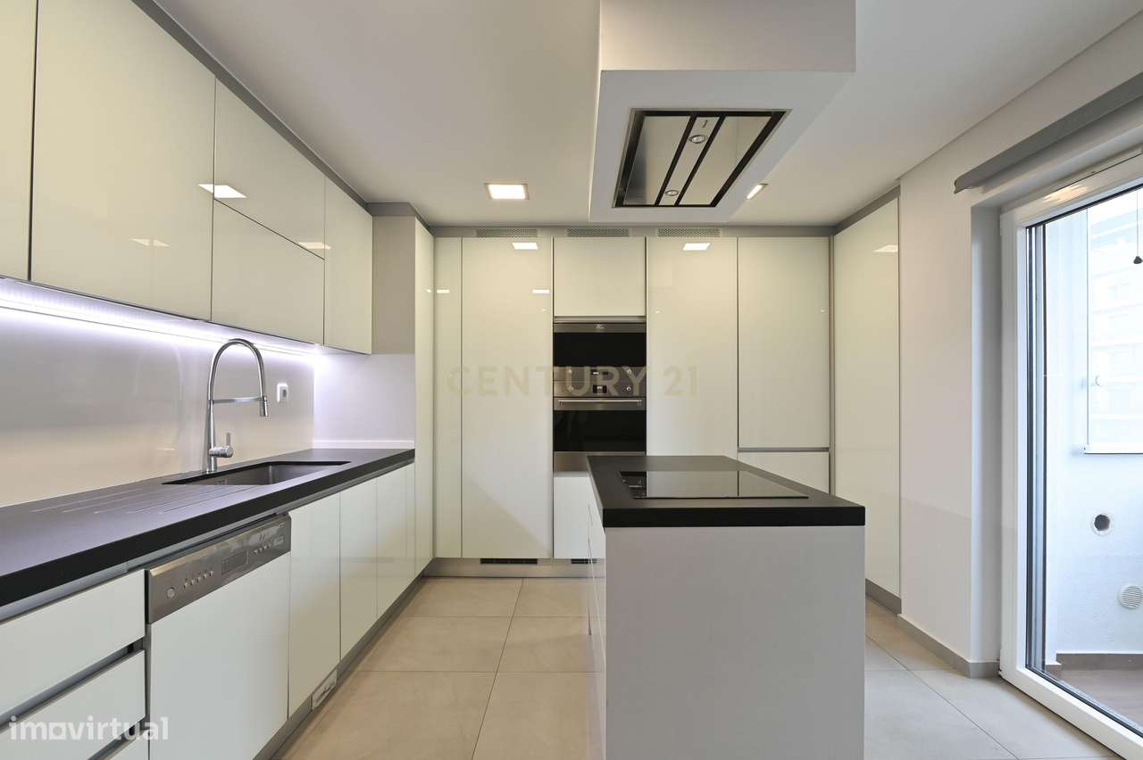 Apartamento T3 de Luxo com Box para 2 Carros — Quinta das Marianas, Pa-9