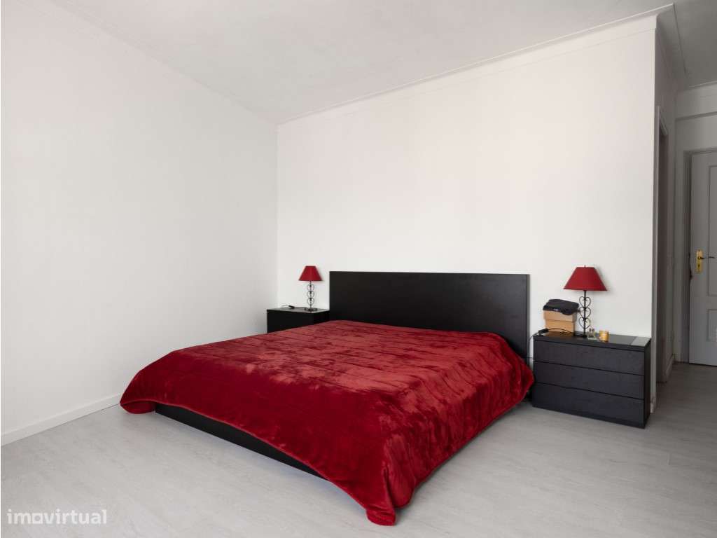 Apartamento T3 com garagem e arrumo! - Grande imagem: 2/22