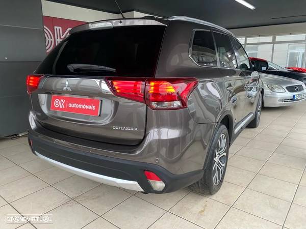 Mitsubishi Outlander 2.2 DI-D Intense - 13