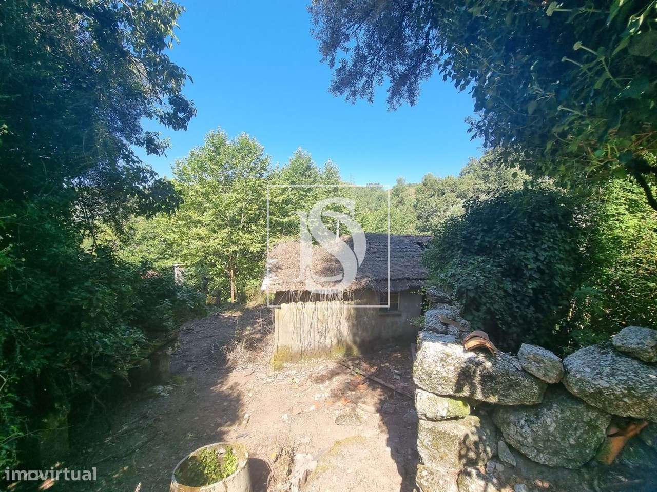 Moradia Em Pedra Para Restauro-9