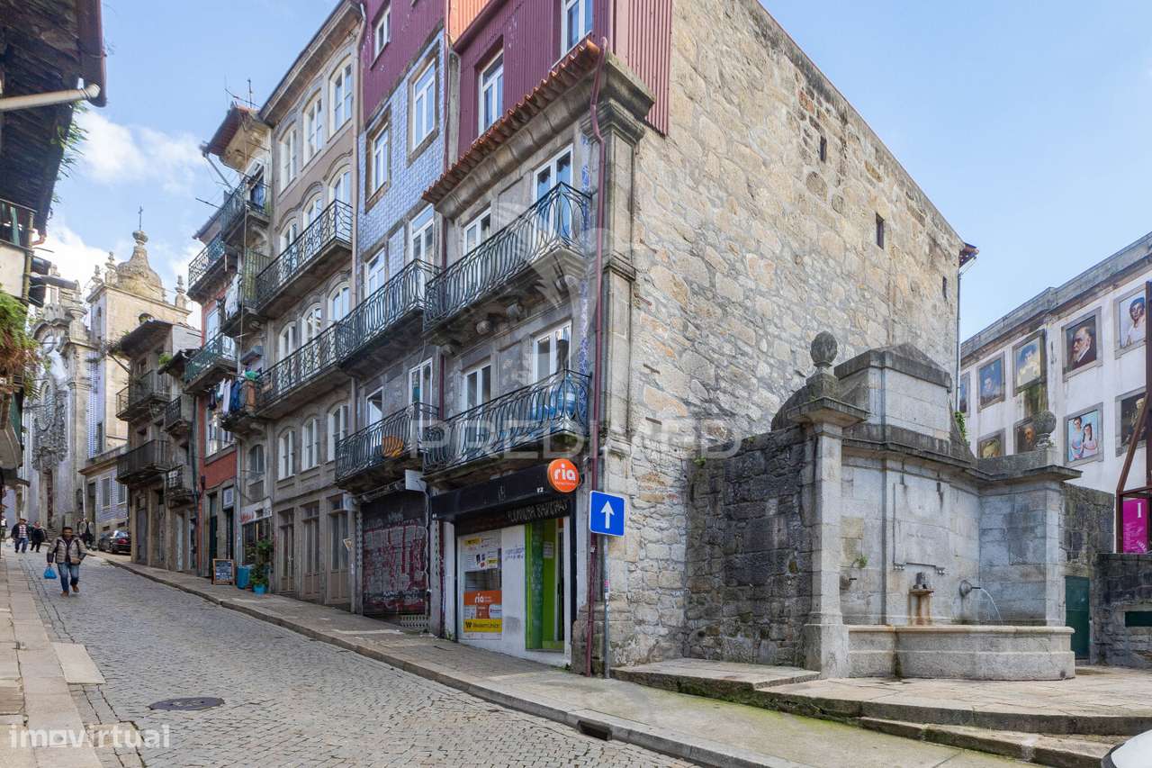Apartamento T0 no Coração do Centro Histórico do Porto – Rua Cativo - Grande imagem: 3/37