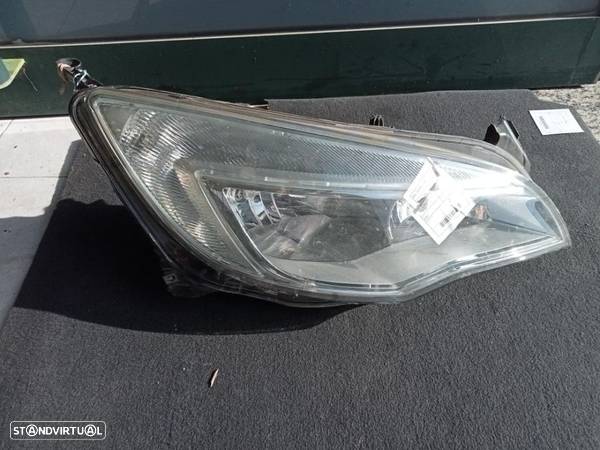 Farol direito Opel Astra J - 1