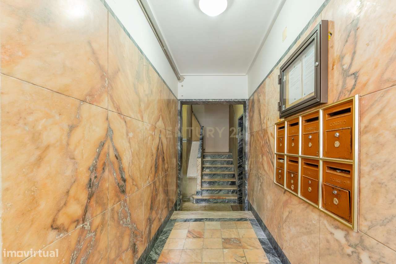 Maravilhoso T1 Remodelado | Moscavide | Excelente Exposição Solar-20