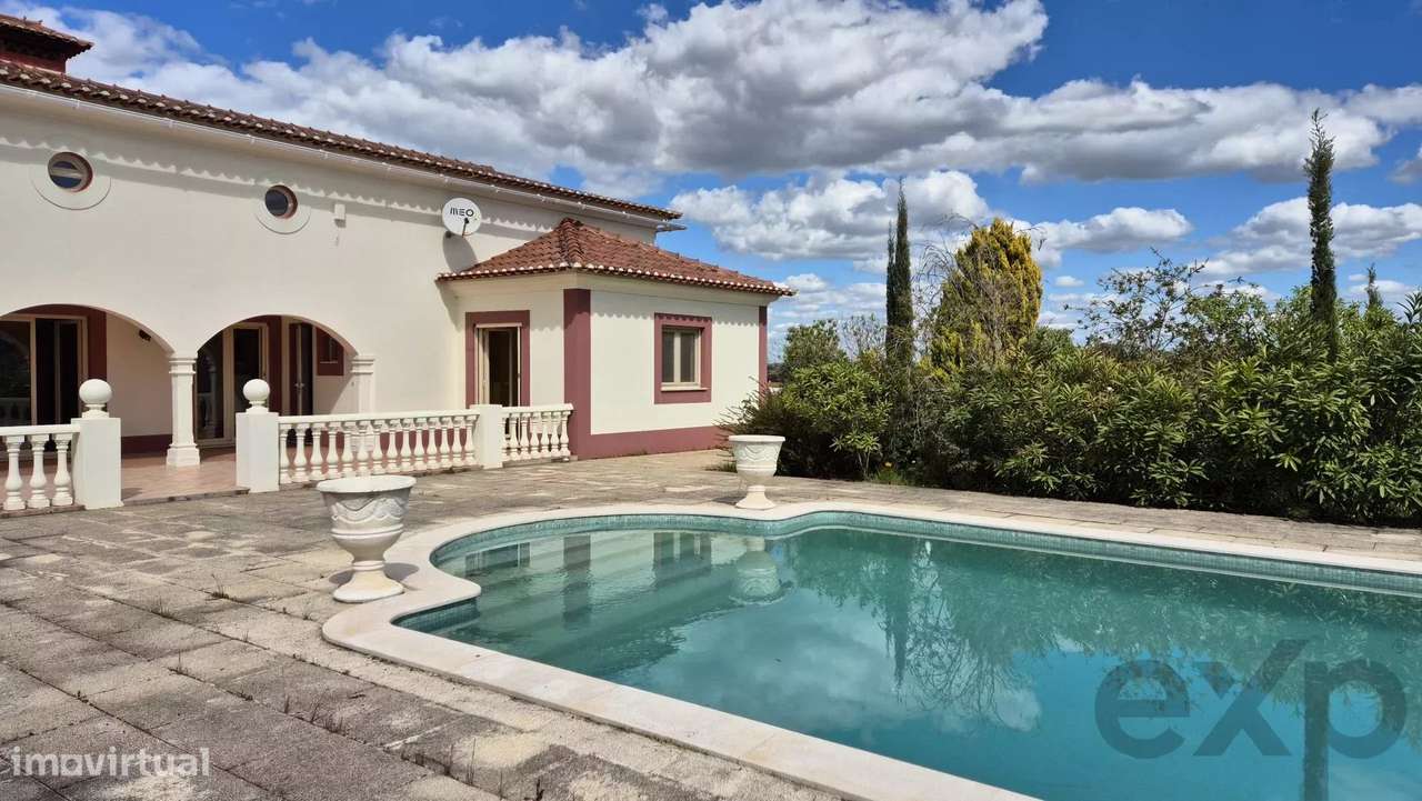 Casa senhorial privada com piscina em mais de 5 hectares.-34