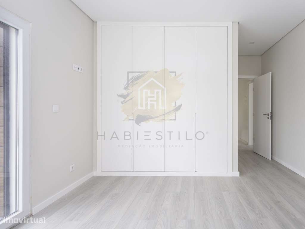 Moradia V4 nova com piscina-38