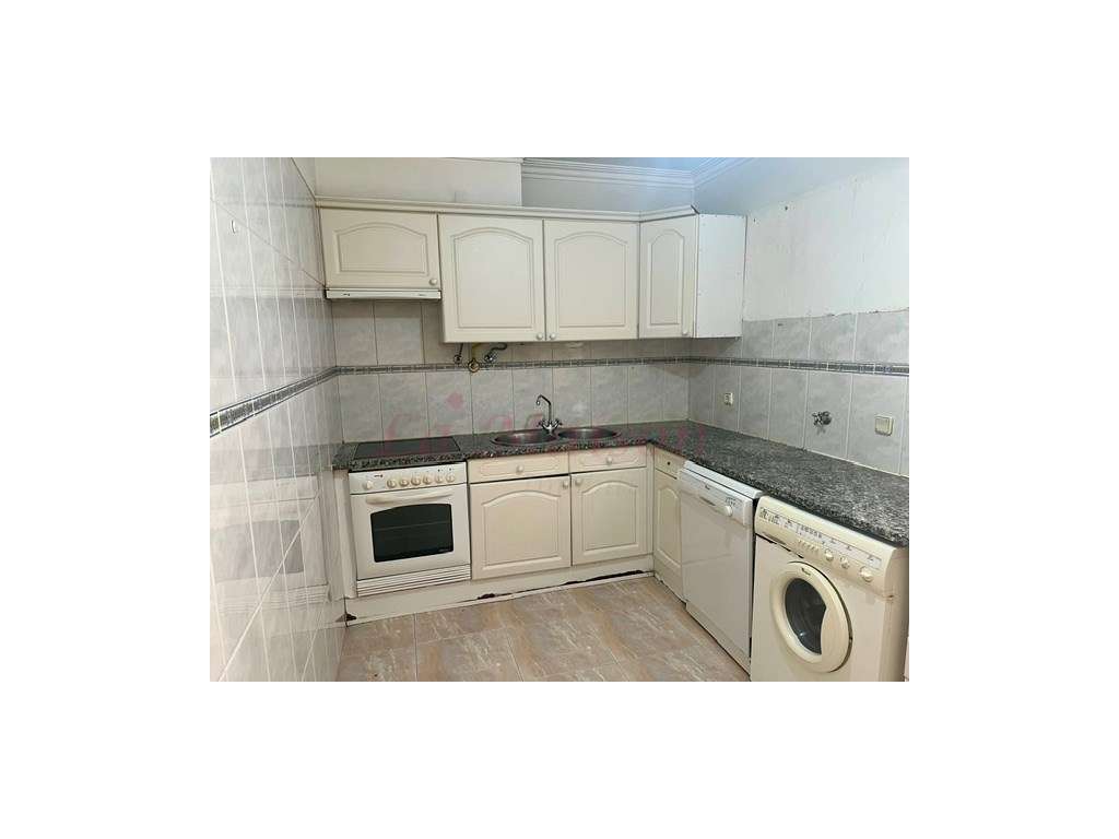Apartamento T2 na Tapada das Mercês-6