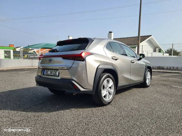 Lexus UX 250h Executive+ - 4