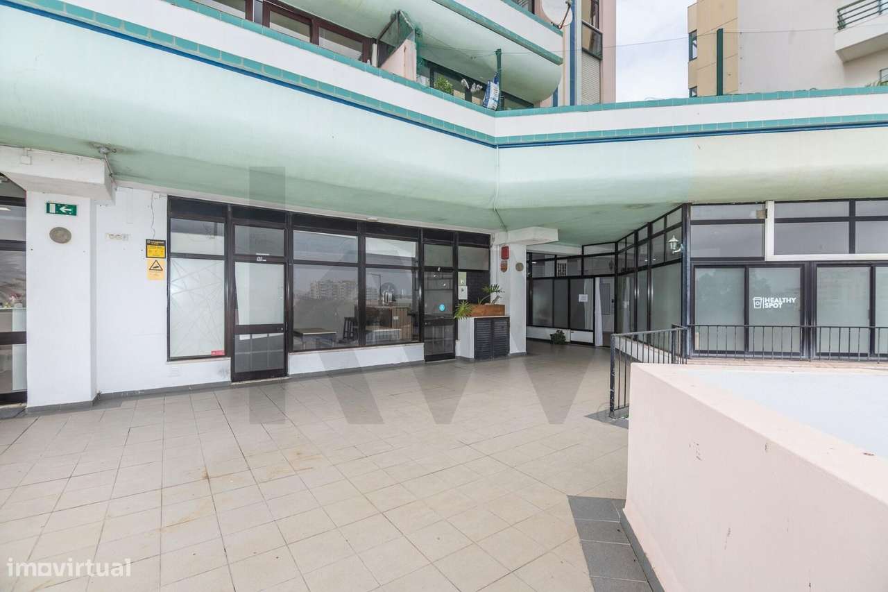 Loja - Snack Bar com esplanada para venda em Portimão-15