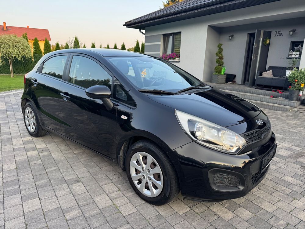 Kia Rio III (2011-) 1.2 Attract 2012