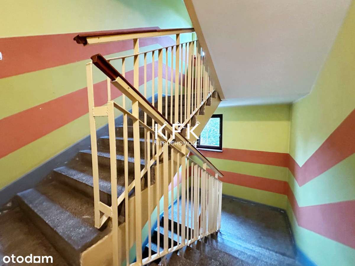 Trzy niezależne pokoje Blok Cegła Balkon FILM-18