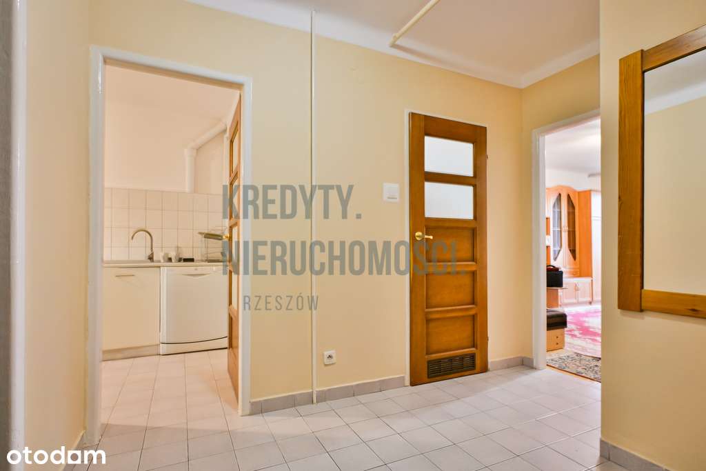 Parter, 3 pokoje, loggia — ul. Sienkiewicza-7