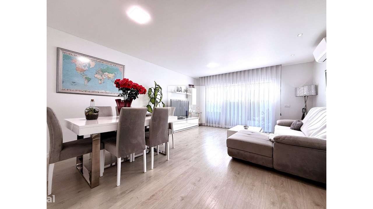 Apartamento T3 Seminovo c/ Terraço-5