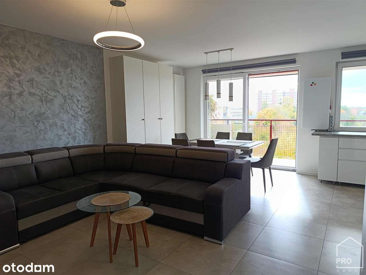 Dwupoziomowe mieszkanie w pobliżu radiostacji-3