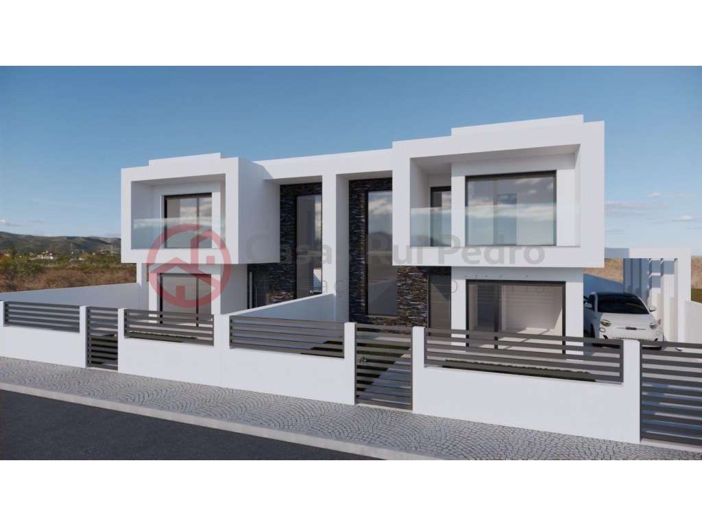 Moradia T4 de Arquitetura moderna em Fernão Ferro-3