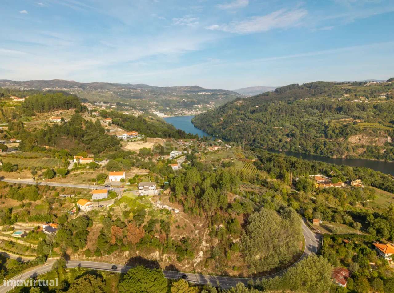 Moradia V4 com Vista Rio e Terreno em Paços de Gaiolo-30