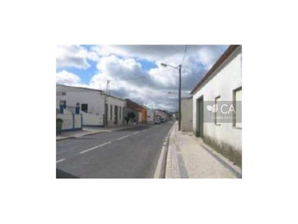 Terreno urbano com capacidade construtiva - Grande imagem: 2/5