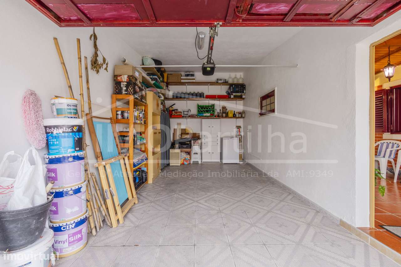 Moradia T3 | 212m2 | c/Jardim e Garagem | Odivelas-9