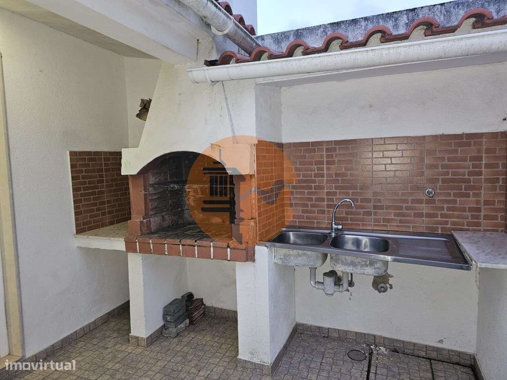 Simpática Moradia T3 com Terraço e Churrasqueira, para Arrendamento... - Grande imagem: 4/51