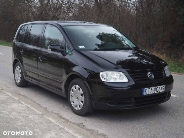 Volkswagen Touran - 11