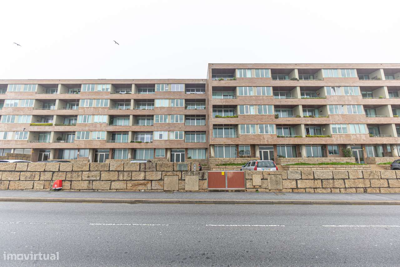 T2 no Último Piso | Condomínio Privado com Piscina | Vista Mar-28