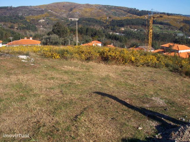 Terreno de construção com 1.700 m2 em Travassós