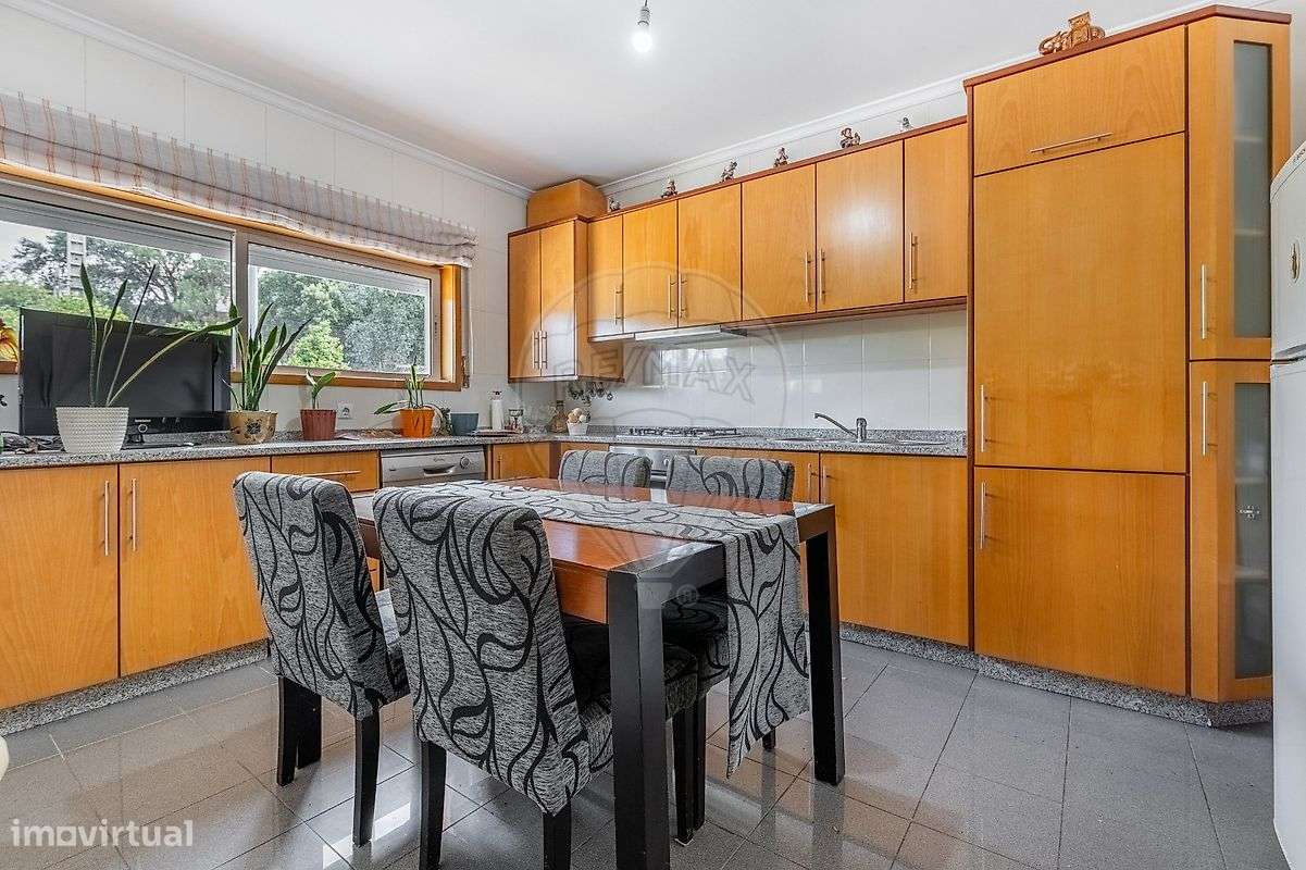Moradia em Banda T4 com Jardim e Garagem — Sequeira, Braga - Grande imagem: 2/31