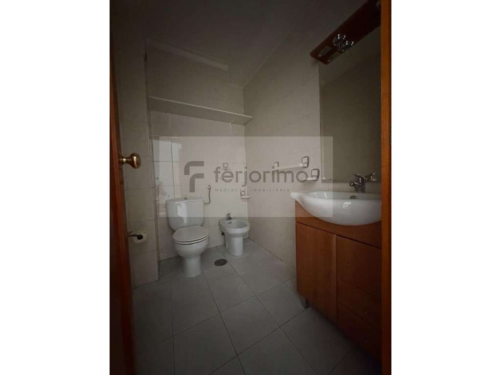 Apartamento T3 para venda no centro da Vila-7